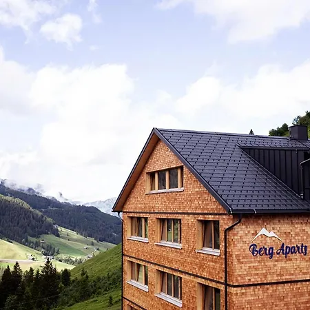 Berg Aparts Faschina - 04 *